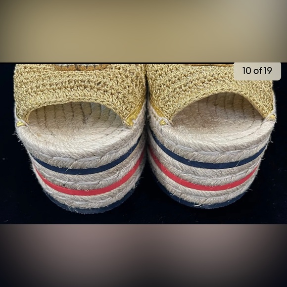 GUCCI Lilibeth Gold Platform
ESPADRILLE Flat SANDALS Slide
PEARL GG LOGO 39 US 8 - Picture 8 of 8